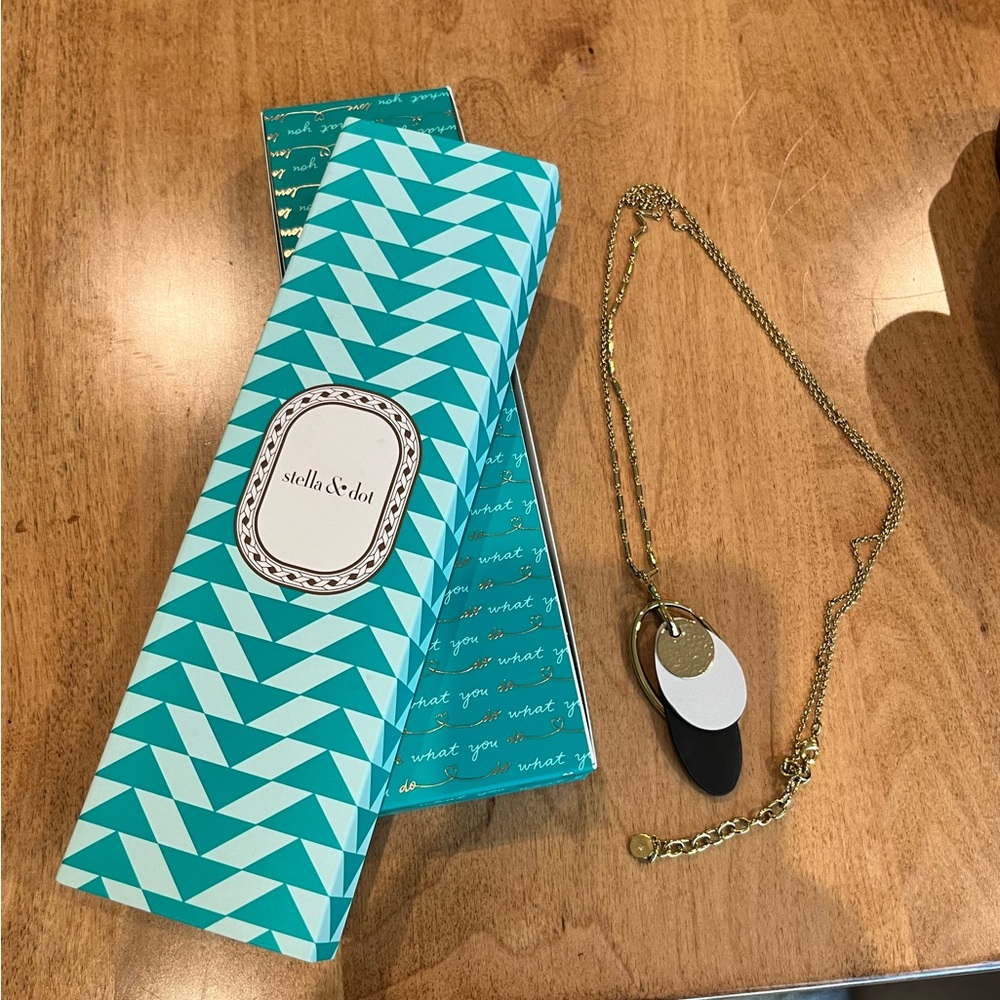 STELLA & DOT COLOR POP VERSATILE PENDANT